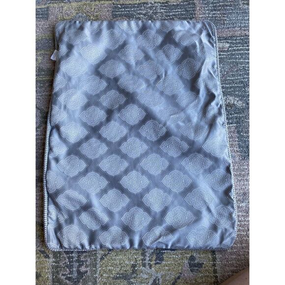 WATERFORD FINE LINENS SET OF 2 Standard ZIPPERED PILLOW SHAMS - Picture 6 of 9